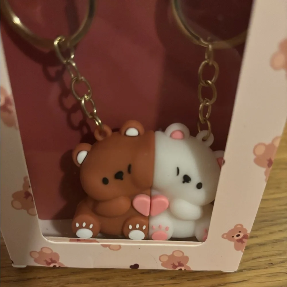 a little obsessed Bestie's magnetic bears keychains connect to each other NEW